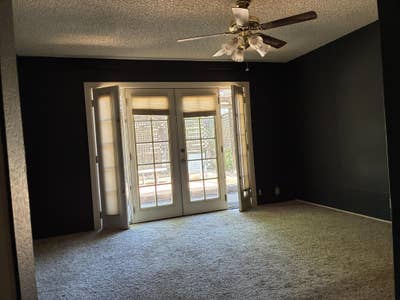 Large Master Suite with private bathroom  Main Photo