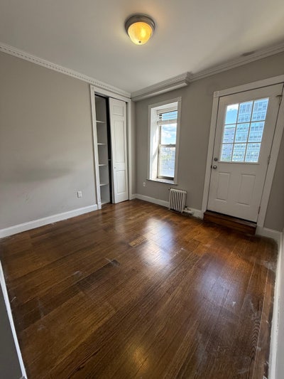 4 Beds/ 2 Full Baths, balcony- East 100th street Main Photo