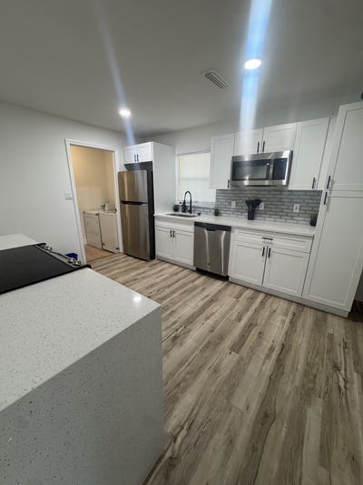 One Bedroom  One Bathroom for Rent !  Main Photo