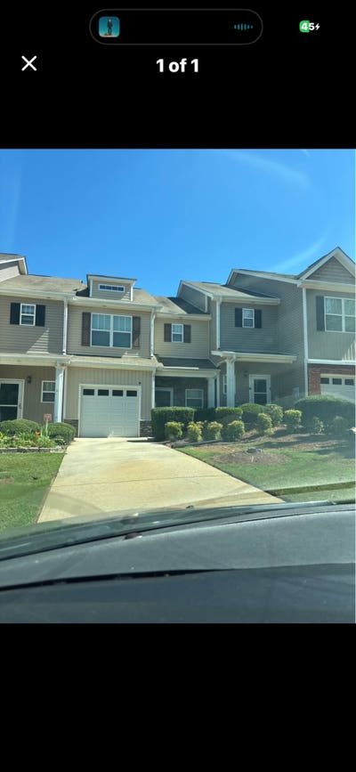 Looking for roommate for 3rd BR in townhouse Main Photo