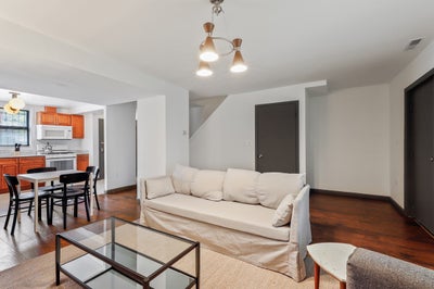5 bed in Logan Circle on a flexible lease Main Photo