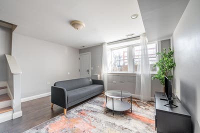 3 bed in Near West Side on a flexible lease Main Photo