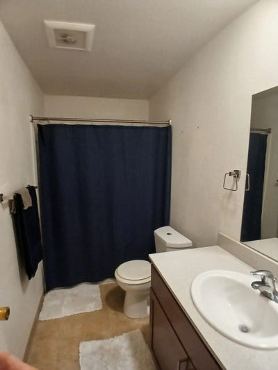 Great location 1 bedroom private Bath Main Photo