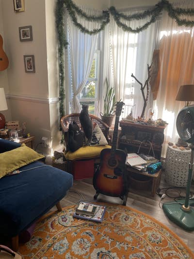 Room for rent in second floor 2br house Amesbury Main Photo