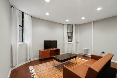 2 bed in West Harlem on a flexible lease Main Photo