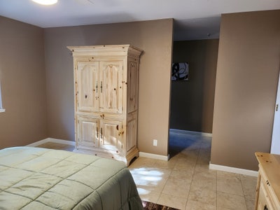 Fully Furnished Large Room Near Bart/Freeways Main Photo