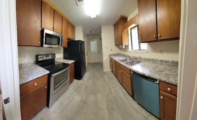 Unfurnished House Room Utilities & WiFi Includ Main Photo