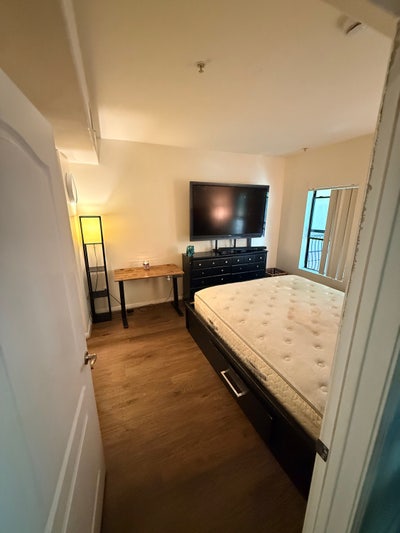 Large Bedroom with Private Bathroom available asap Main Photo