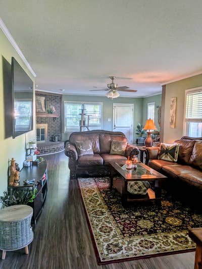 Room in Garner Available Main Photo