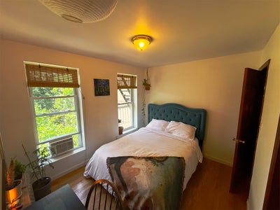 Beautiful Sunny Room in Brownstone ☀️🏠 🌳   Main Photo