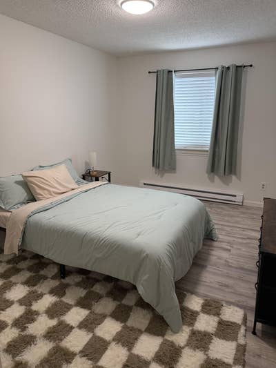 Master bedroom available in two bedroom apartment Main Photo
