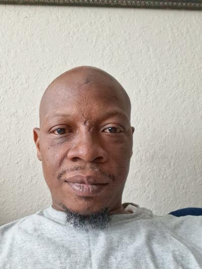 Room wanted in St. Petersburg, FL Main Photo