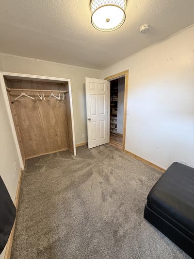 1 bed in 3 bed 1 bath house Main Photo