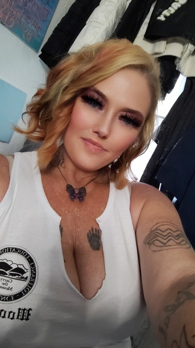 Room wanted in Anaheim, CA Main Photo