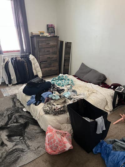 2 Room, 1 Bath for Rent in Santa Clarita, CA Main Photo