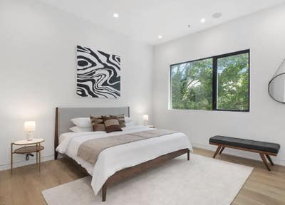 Luxury Villa Room for Rent Main Photo