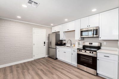  Modern Phoenix CoLiving | Furnished Rooms + Utili Main Photo