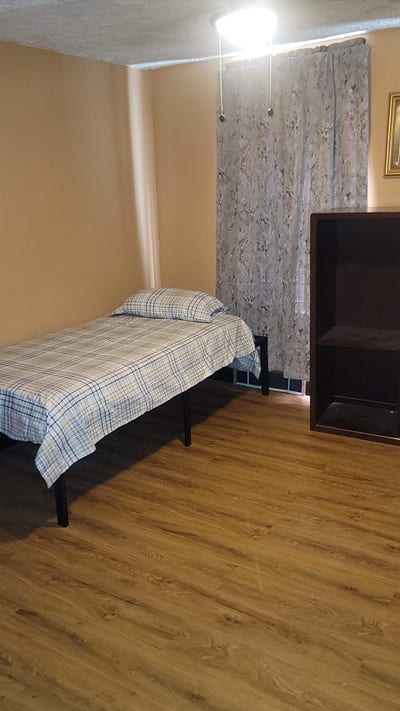 Room available in Camden NJ (East Side)  Main Photo