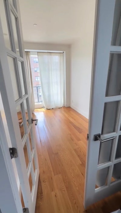 Roommate needed July 1 in sunny 2br in Brooklyn! Main Photo