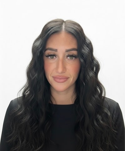 Professional Female seeks a small or large room Main Photo