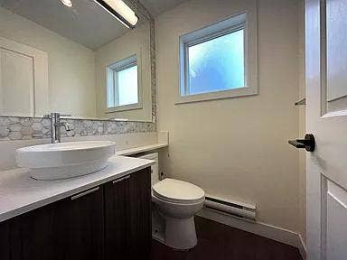 Comfortable Apartment Room Available Now Main Photo