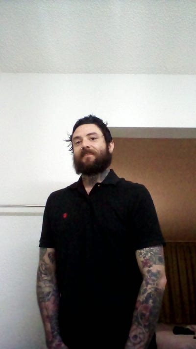 Professional Male seeks a small or large room Main Photo