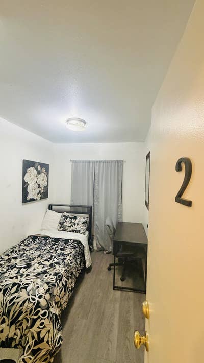 1 Room Rent Hollywood $700 Main Photo