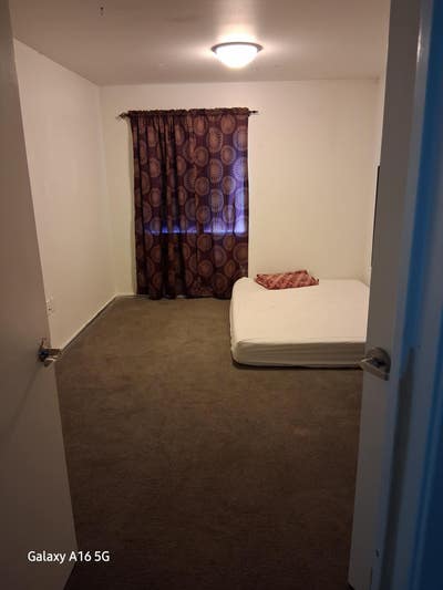 Looking for a roomate  Main Photo