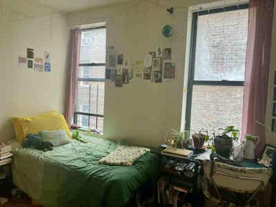 Large Sunny Bedroom in Huge Hamilton Heights Apt Main Photo