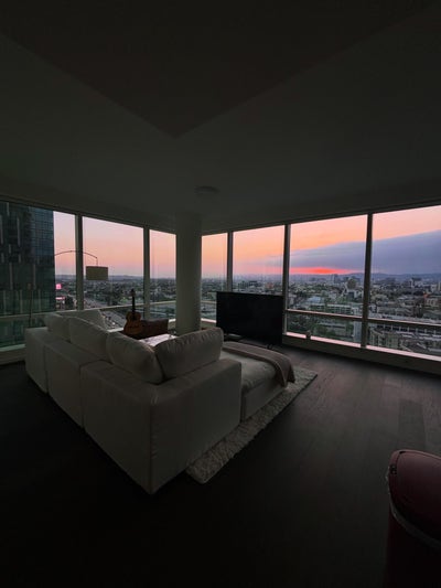 Penthouse Room for Rent Main Photo