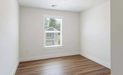 Comfortable Room in Clean Shared Home Main Photo