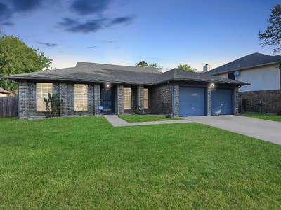     Keygate Manor Main Photo