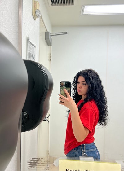 23 year old Female looking for a room to rent      Main Photo