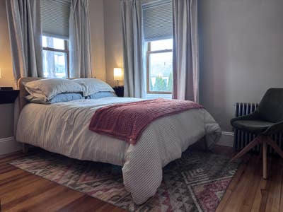 Private furnished room in a beautifully 2 family Main Photo