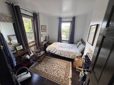 Large Bedroom in a 2bd/2br in Greenpoint, Brooklyn Main Photo