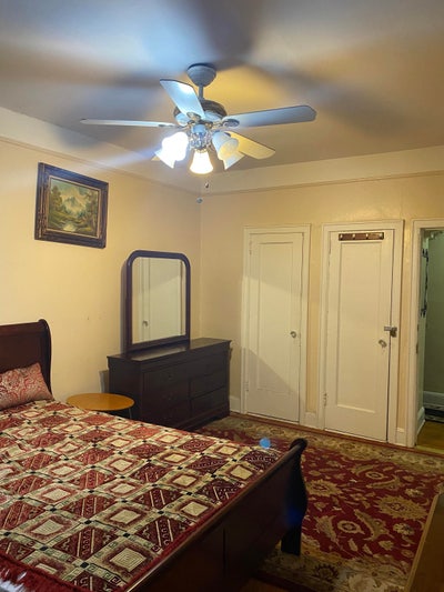 A large room  Main Photo