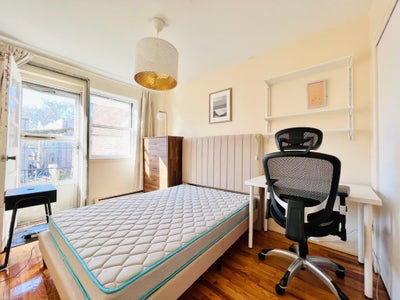 Modern 3BR near Manhattan - 35th Avenue Main Photo