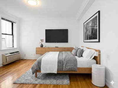 #1111 Spacious 2BR in Murray Hill | Elevator & Lau Main Photo