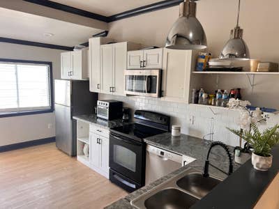  Affordable Furnished Rooms |  Minutes to Inner Ha Main Photo