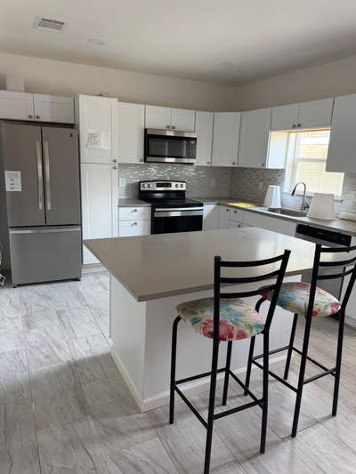 Midtown Home ,  Gated Entry | 🚶‍️ Min to Bus |  B Main Photo