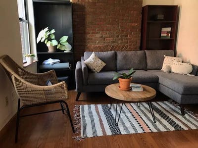 $1,860 Semi studio in killer location of Greenpoi Main Photo