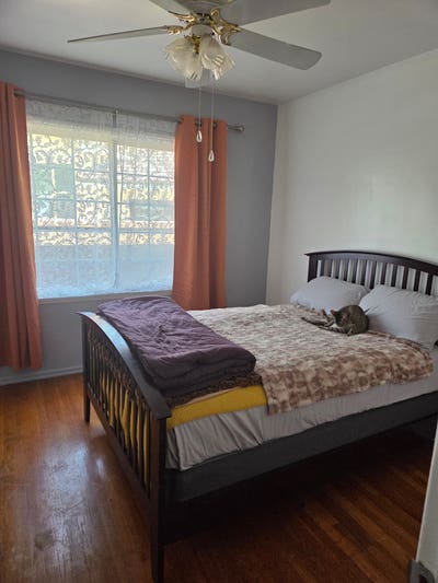 Room for rent in South Downey family home Main Photo