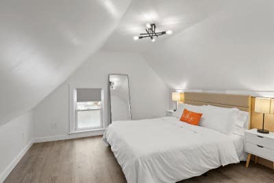 *** This Listing Is for One Private Bedroom — Not Main Photo