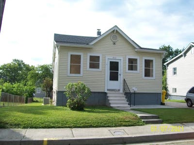 Offers a larger open living roomdinning room with  Main Photo