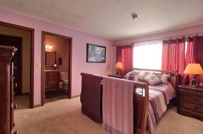 Master suite with your own private bathroom in nic Main Photo