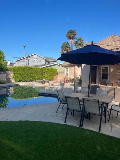 Room for rent in a beautiful home Main Photo