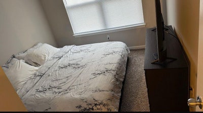 Room with furniture included  Main Photo