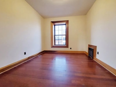Sunny Brooklyn Room Available Main Photo
