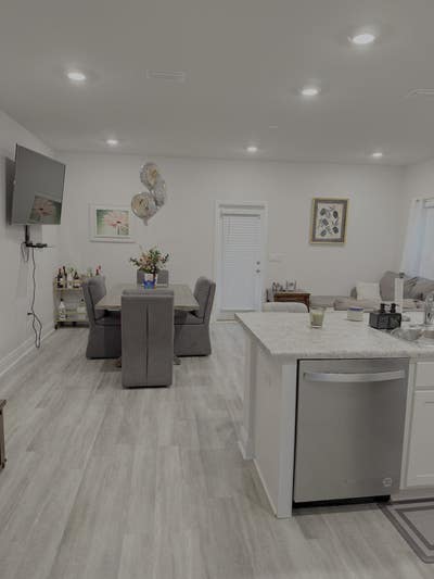 Furnished Room in Brand-New Townhouse zip 32506 Main Photo