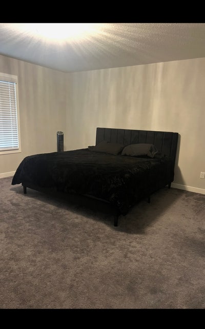 Looking to rent this room out asap:)  Main Photo